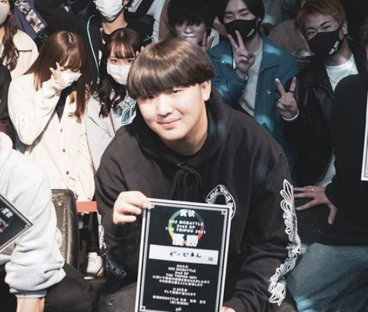 11選 ガードマンの私服ブランド金額まとめ 花のパーカーなど Creator Picks クリエイターピックス